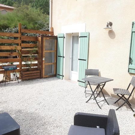 Le Chemin De Bruniele Apartment Aubres Bagian luar foto