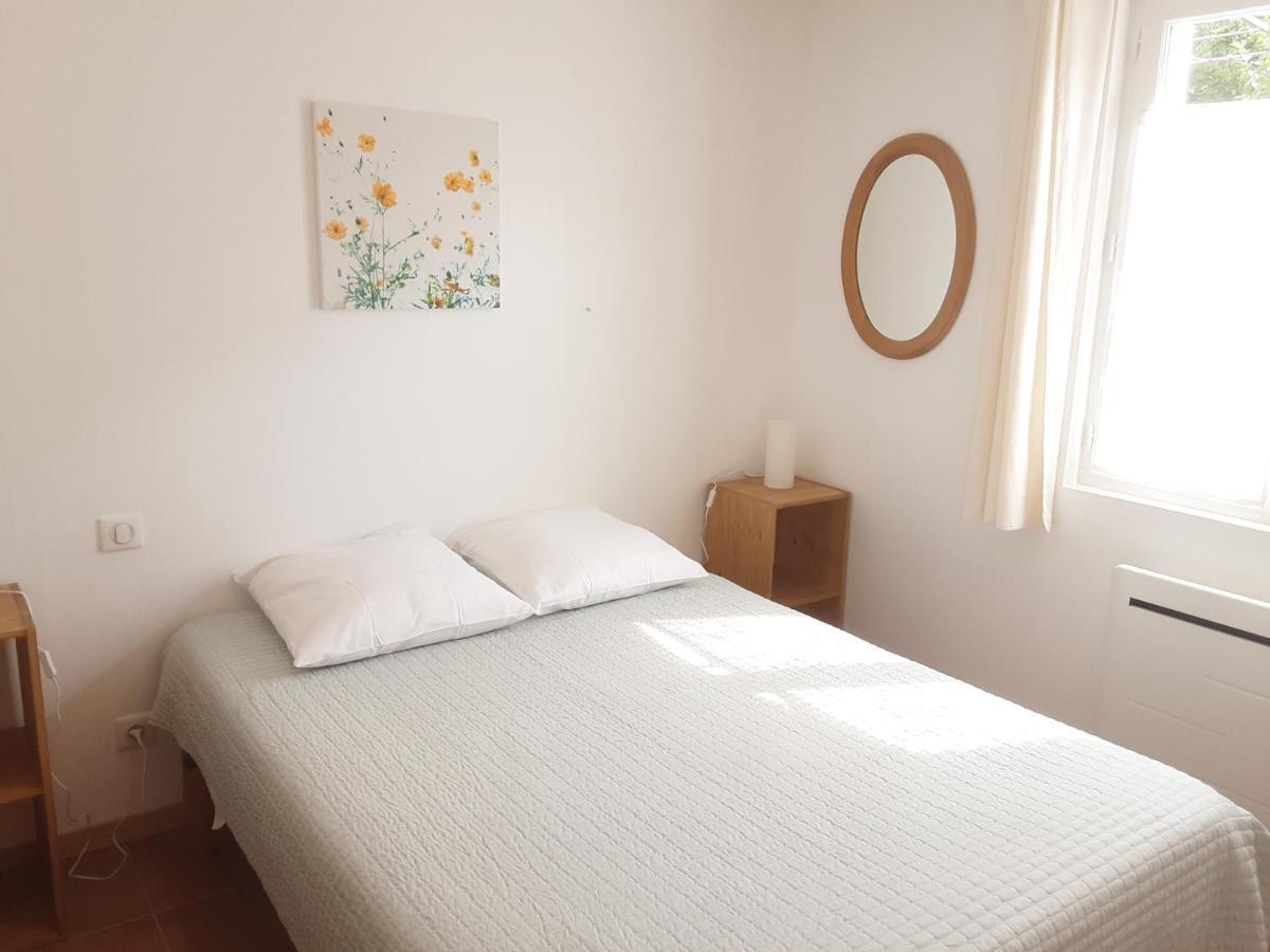 Le Chemin De Bruniele Apartment Aubres Bagian luar foto